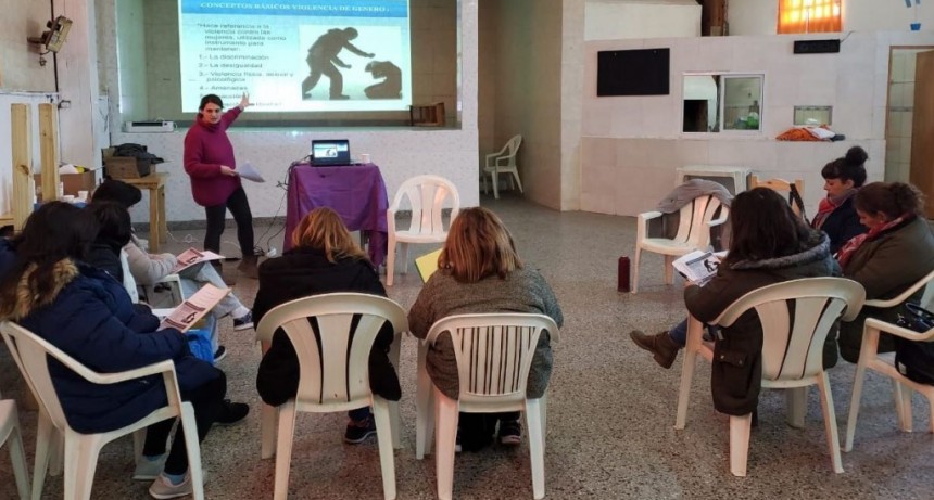 Referentes del barrio Villanueva se capacitaron sobre violencia de g&eacute;nero