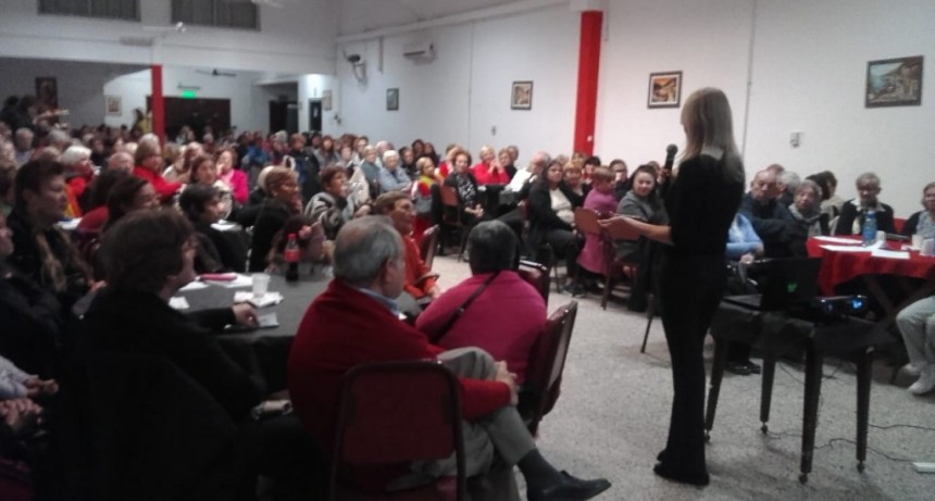 Exitosa convocatoria en un nuevo encuentro de &ldquo;Caf&eacute; con A.L.M.A&rdquo;