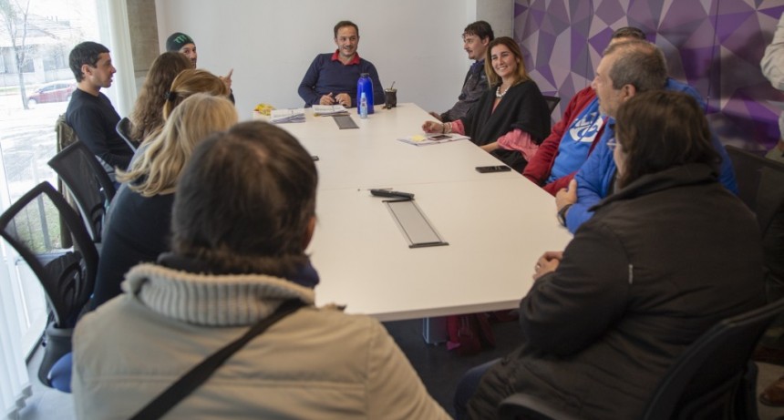 El Intendente anunci&oacute; un aumento para los trabajadores municipales y una suma no remunerativa para talleristas 