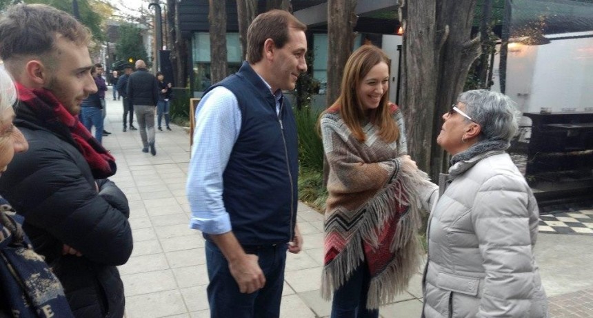 VIDAL Y GARRO RECORRIERON EL CENTRO COMERCIAL DE CITY BELL Y DIALOGARON CON VECINOS