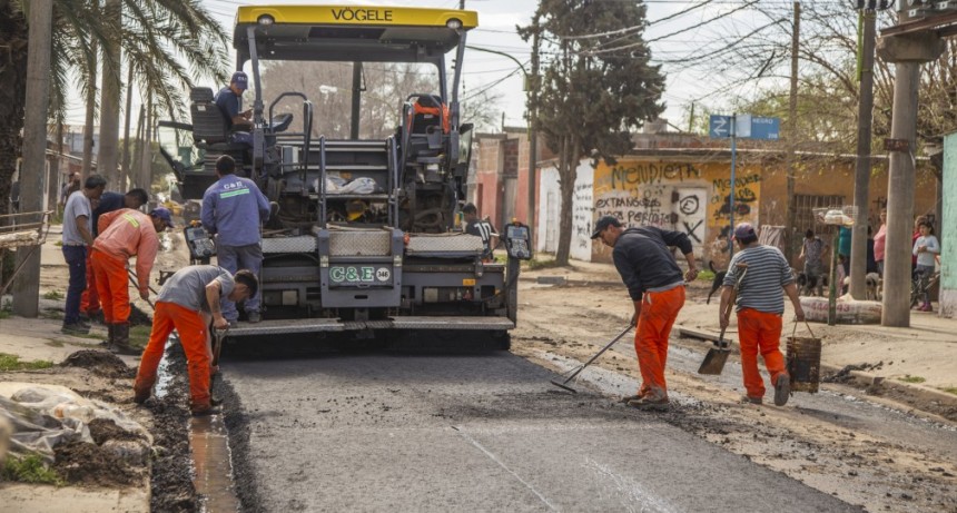 Lubo: comenz&oacute; las obra de repavimentaci&oacute;n del principal acceso al barrio