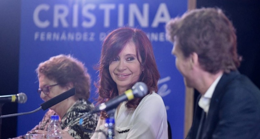 Cristina Kirchner presenta su libro en La Matanza, junto a Kicillof y Magario