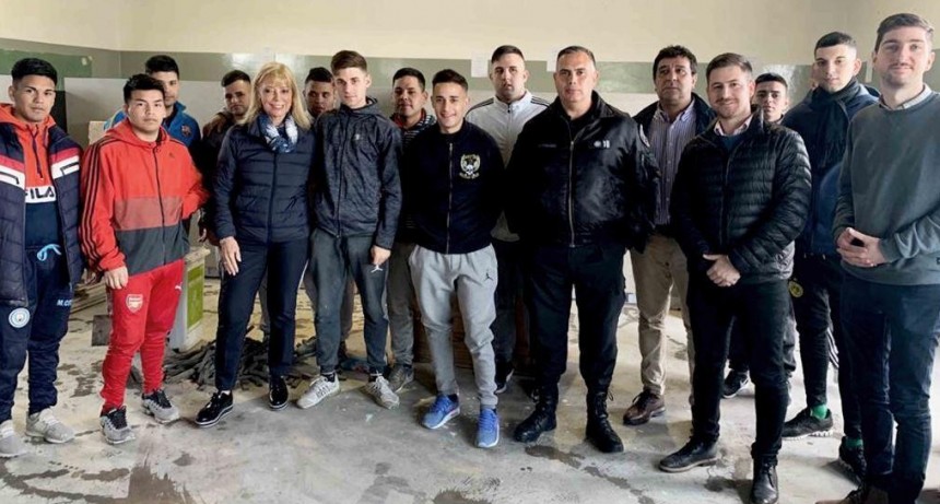 Junto a empresarios : La Secretar&iacute;a General realiz&oacute; una jornada de trabajo  en la Unidad Modelo J&oacute;venes Adultos de Campana