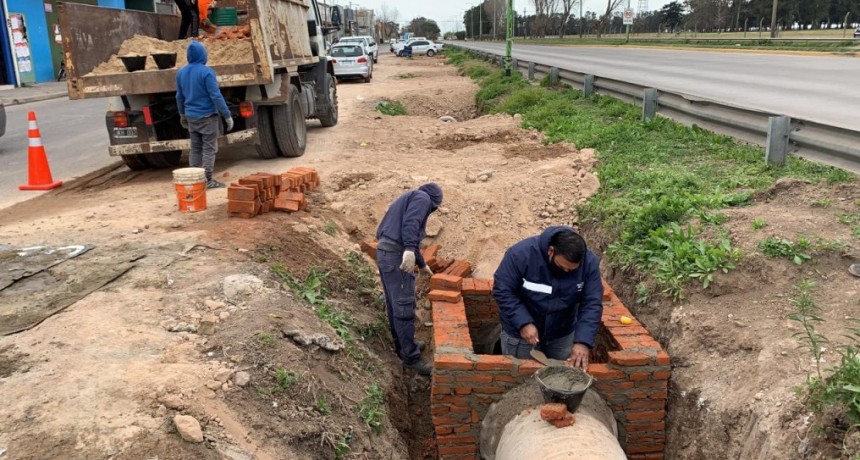 Avanzan las obras para entubar parte de la colectora Yaquemé