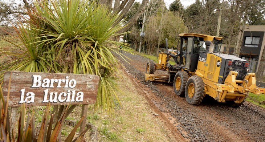 El Municipio realiza mejoras en las calles del barrio La Lucila