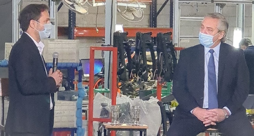 Fernández y Abella participaron del anuncio de una inversión de $700 millones en la ciudad y la generación de 100 nuevos puestos de empleo