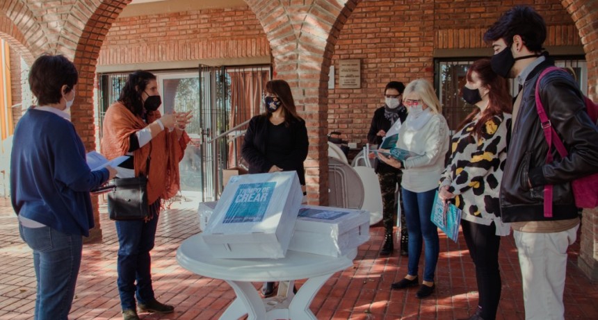 El Hogar Municipal de Ancianos recibió material del programa “Tiempo de crear” 
