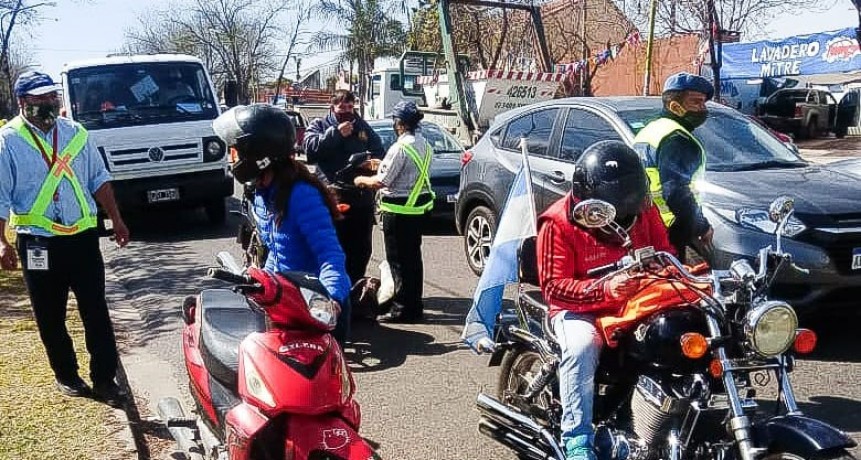 Recuerdan la documentación necesaria para circular en moto y automóviles 