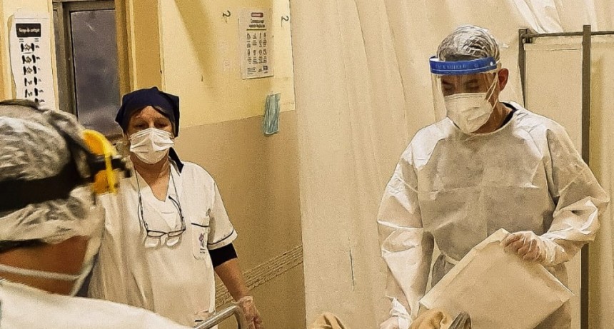 La guardia del Hospital San José atiende a cientos de vecinos por día y vive en primera persona la lucha contra el Covid - 19