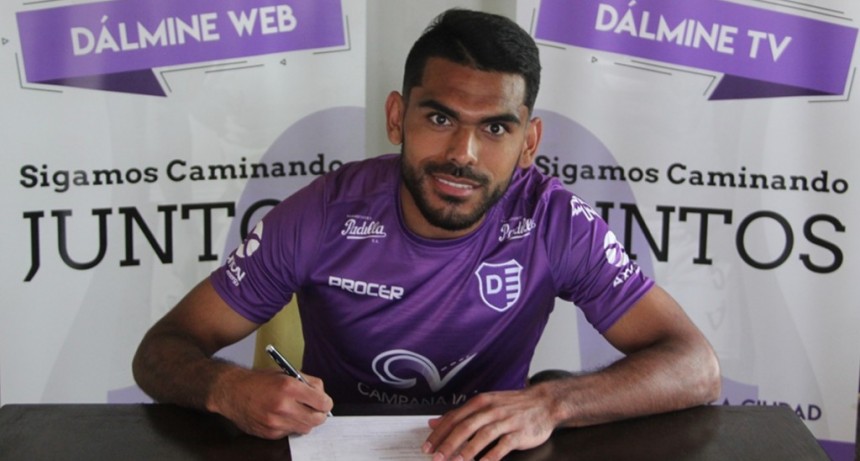 Santiago Moyano continuará en Villa Dálmine