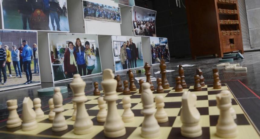 Adultos mayores protagonizan una nueva muestra artística en el 6 de julio