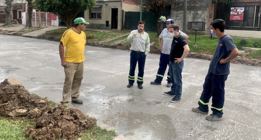 El Municipio avanza con la regularización de las conexiones cloacales en la calle Sívori