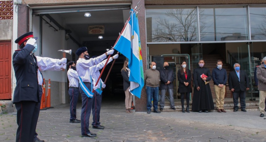 El Intendente acompañó el acto por el 72° aniversario de la creación del cuerpo de Bomberos Voluntarios