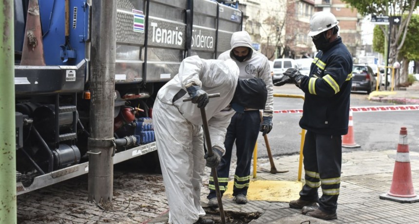 El Municipio intensificó la limpieza de desagües pluviales 