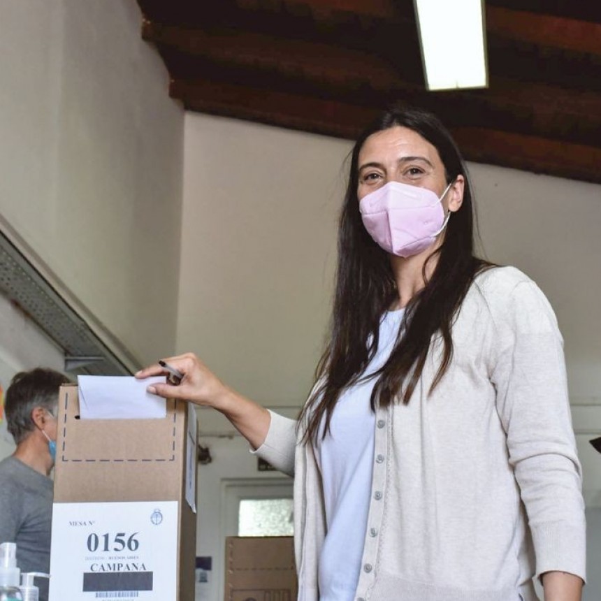 AMPLIA DIFERENCIA DE JUNTOS EN CAMPANA