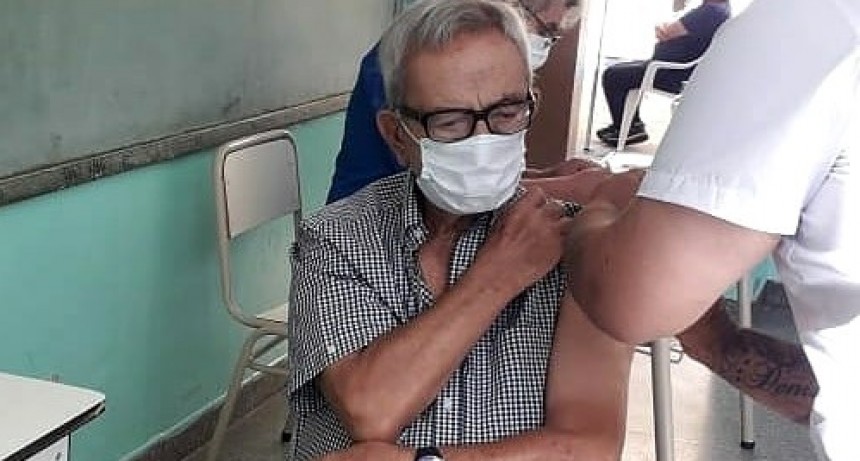 Vacunatorios campanenses ya aplican sin turno segundas dosis a mayores de 60 años