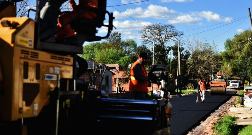 Comenzaron nuevas obras de asfalto en Otamendi