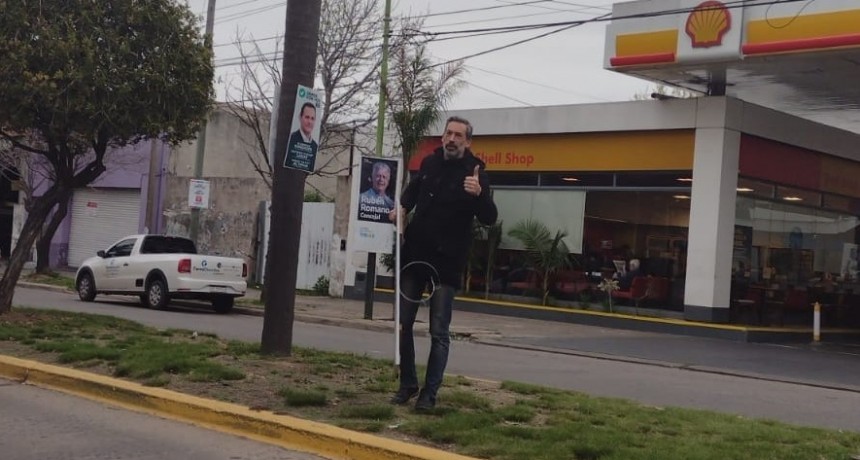 DIEGO SARNA Y EL EQUIPO DE AVANZA CAMPANA RETIRARON LA CARTELERIA DE CAMPAÑA