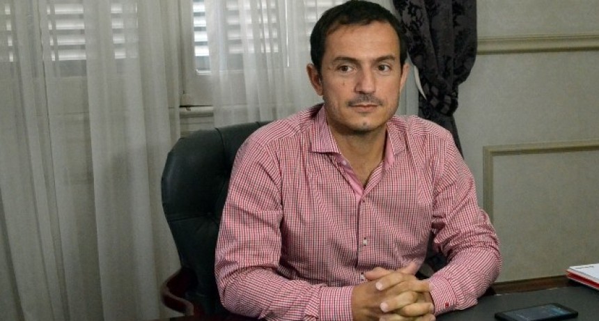 El Intendente anunció que adelantará los aumentos a los trabajadores municipales