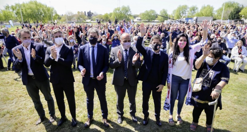 PILAR: Kicillof participó del lanzamiento del programa Previaje PAMI 