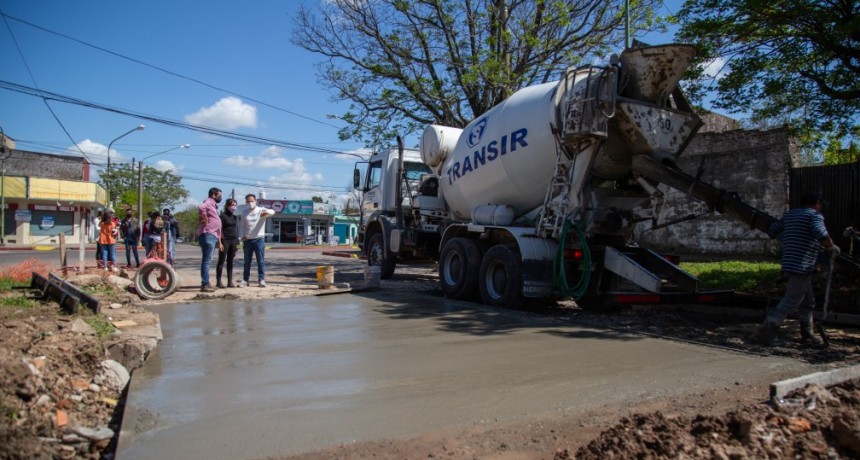 El plan de bacheo urbano de hormigón continuará por la calle Castelli