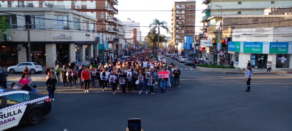 Impresionante convocatoria de los vecinos de Campana en la marcha pidiendo justicia
