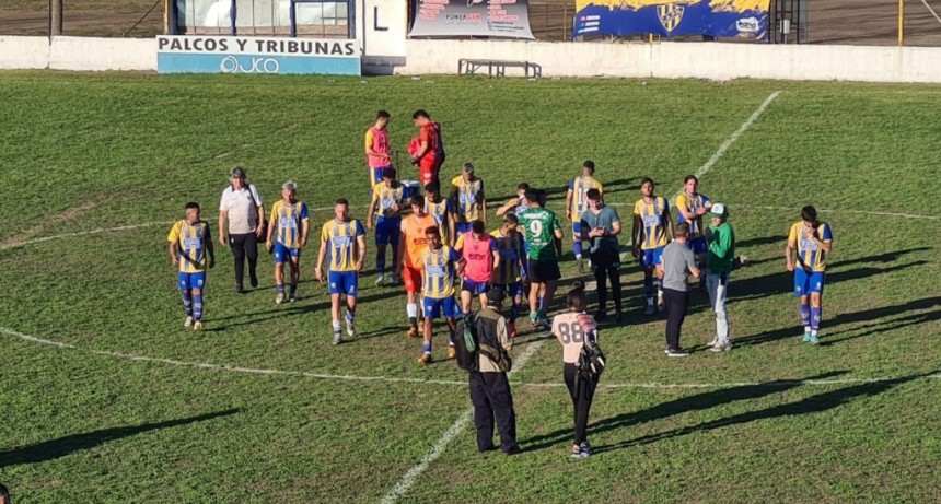 Con la diferencia lograda en el primer tiempo Excursionistas se llevó la victoria