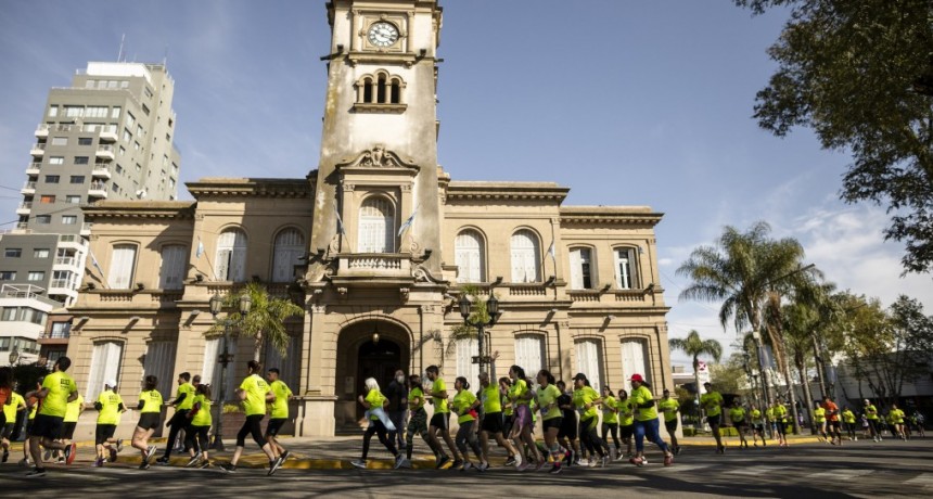 Con participación récord, la 10K Tenaris celebró el deporte, la superación personal y la solidaridad