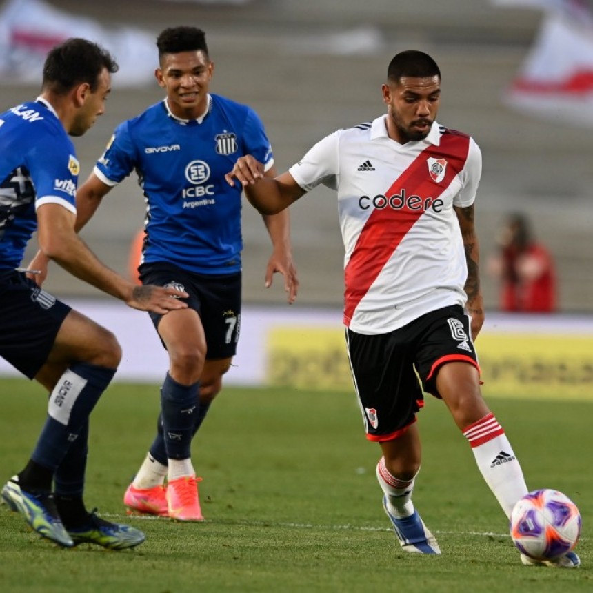Talleres de Córdoba le dió el empujón final a River Plate
