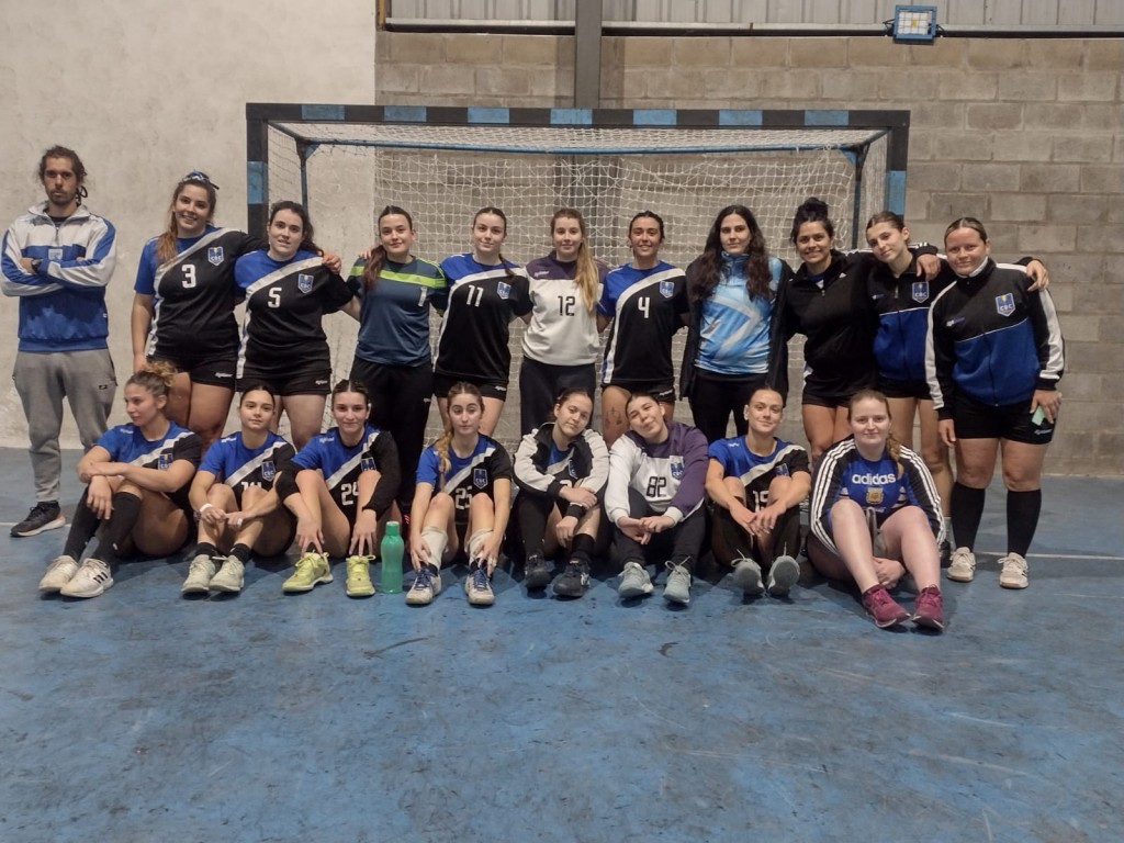 CBC: Handball femenino LAS MAYORES EMPATARON DE LOCAL