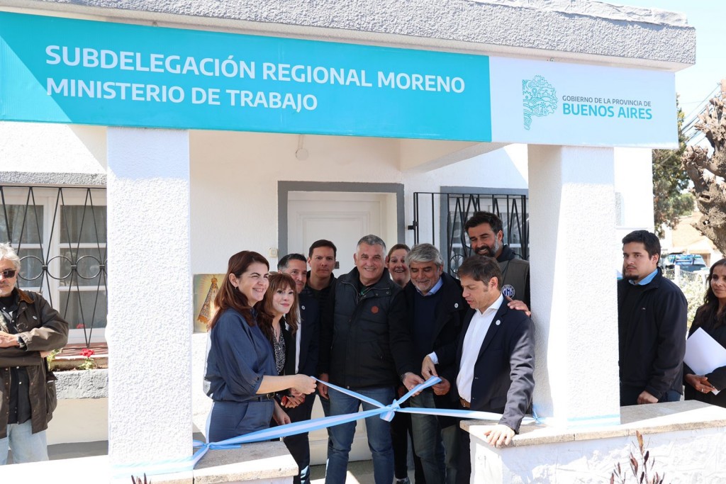 Soledad Alonso junto al gobernador en la inauguración de la Subdelegación del Ministerio de Trabajo en Moreno