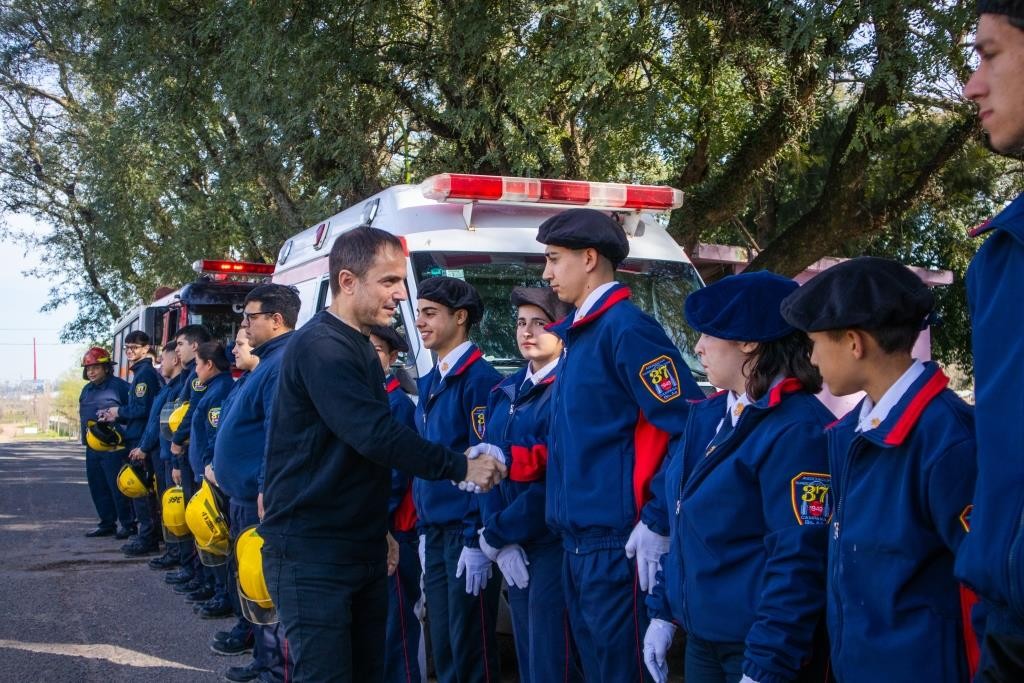 El Intendente acompañó el acto por el 75° aniversario de la Asociación de Bomberos Voluntarios