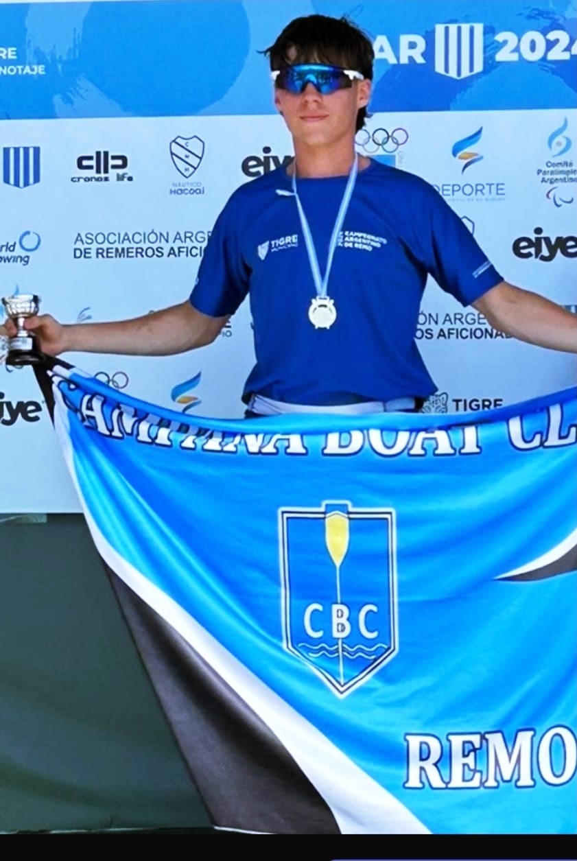 Medallas y reconocimientos para el Campana Boat Club en Villa Constitución