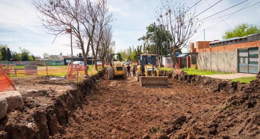 Barrio Lubo: más cloacas, cordón cuneta, asfalto y luminaria
