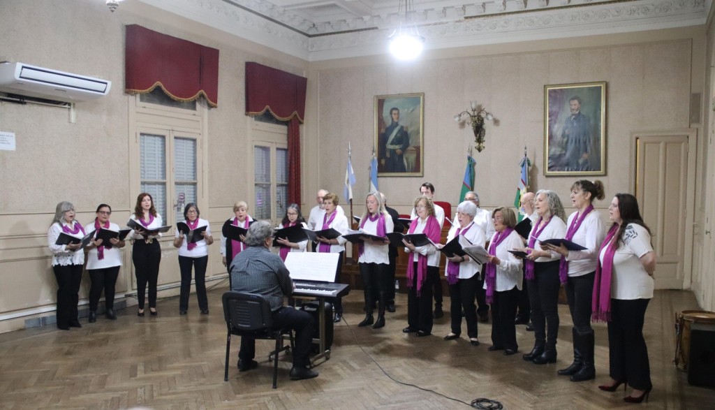 La m&uacute;sica coral volvi&oacute; a encontrarse en el Sal&oacute;n Blanco del HCD