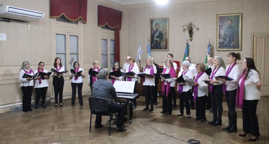 La m&uacute;sica coral volvi&oacute; a encontrarse en el Sal&oacute;n Blanco del HCD