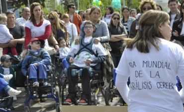 Gracias a todos quienes se dedican a brindar amor a aquellas personas con discapacidad