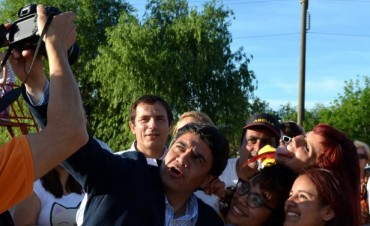 Sebasti&aacute;n Abella inaugur&oacute; una plaza junto a vecinos en el barrio San Luciano 