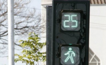 Proponen la instalaci&oacute;n de sem&aacute;foros temporizadores para nuestra ciudad.
