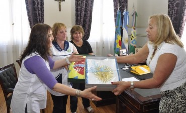 La Escuela N&deg; 5 recibi&oacute; nuevas Banderas de Ceremonia que presidir&aacute;n los Actos por su 125&deg; Aniversario