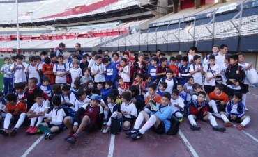 &ldquo;Monumental&rdquo; experiencia de peque&ntilde;os futbolistas campanenses