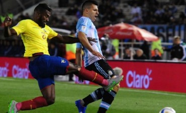 La selecci&oacute;n Argentina debut&oacute; con derrota en las eliminatorias
