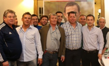  Abella rindi&oacute; homenaje al movimiento obrero y recibi&oacute; un fuerte respaldo gremial