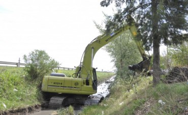 Trabajos para prevenir anegamientos e inundaciones en San Felipe y San Cayetano