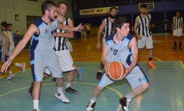 Campana Boat Club sufri&oacute; ante Atl&eacute;tico Baradero, pero al final lo gan&oacute;