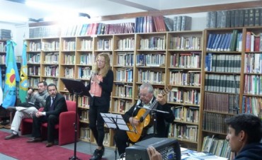 Biblioteca Municipal: Se desarroll&oacute; la Jornada Literaria-Musical &ldquo;Local y Regional&rdquo;.