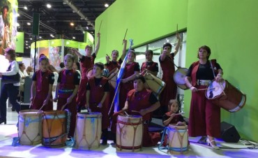 Ni&ntilde;os y j&oacute;venes del taller de bombos municipal se lucieron en la Feria Internacional de Turismo 