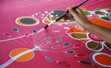 Comienza un nuevo taller municipal de pintura en tela