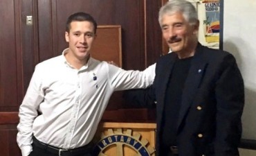 ROTARY CLUB CAMPANA:  Nuevo socio y entrega de Carta Constitutiva al Club de J&oacute;venes Rotaract