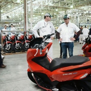 El Intendente visit&oacute; la empresa Honda para conocer sus nuevas l&iacute;neas de producci&oacute;n
